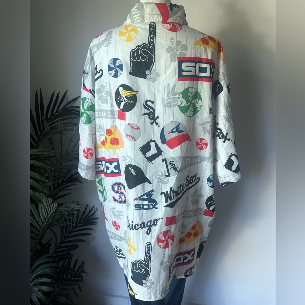 MLB Chicago White Sox Men’s Themed Buttoned Down Collar Hawaiian Shirt XL - Picture 4 of 5
